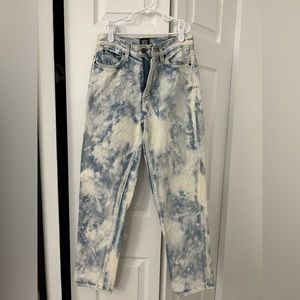 BDG High Waisted Slim Straight Jean - Acid Wash